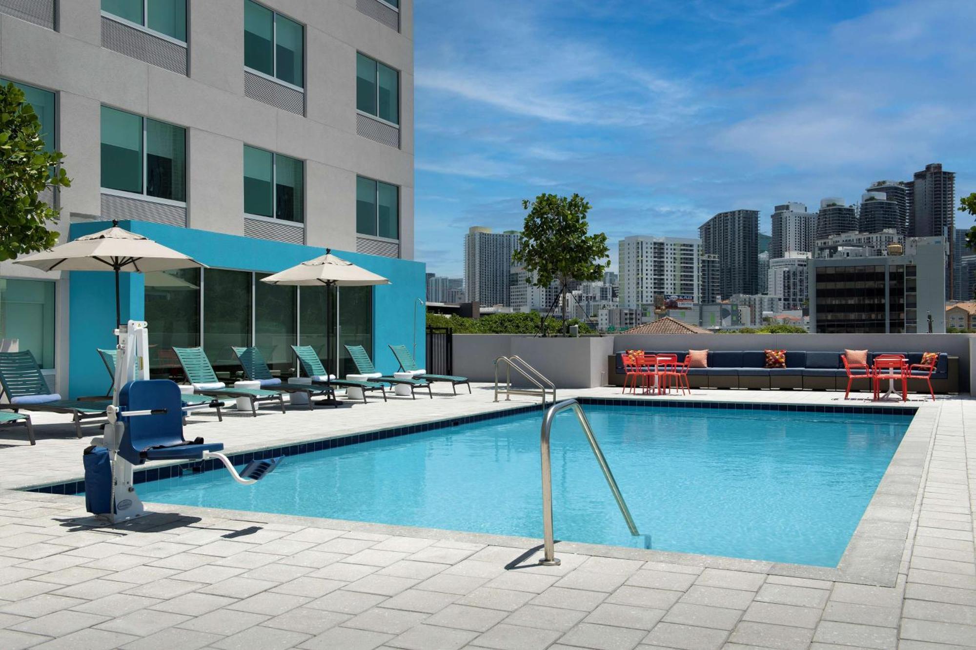 Tru By Hilton Miami West Brickell Hotel Bagian luar foto